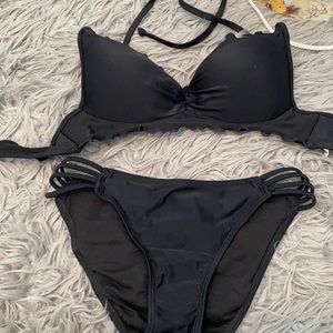 Black bikini set